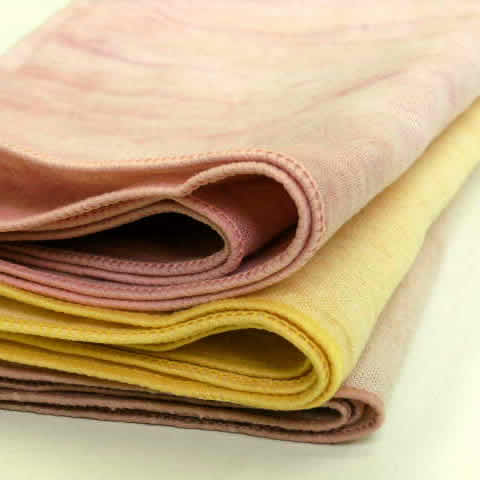 柔らかな色合い・風合いのベンガラ布巾